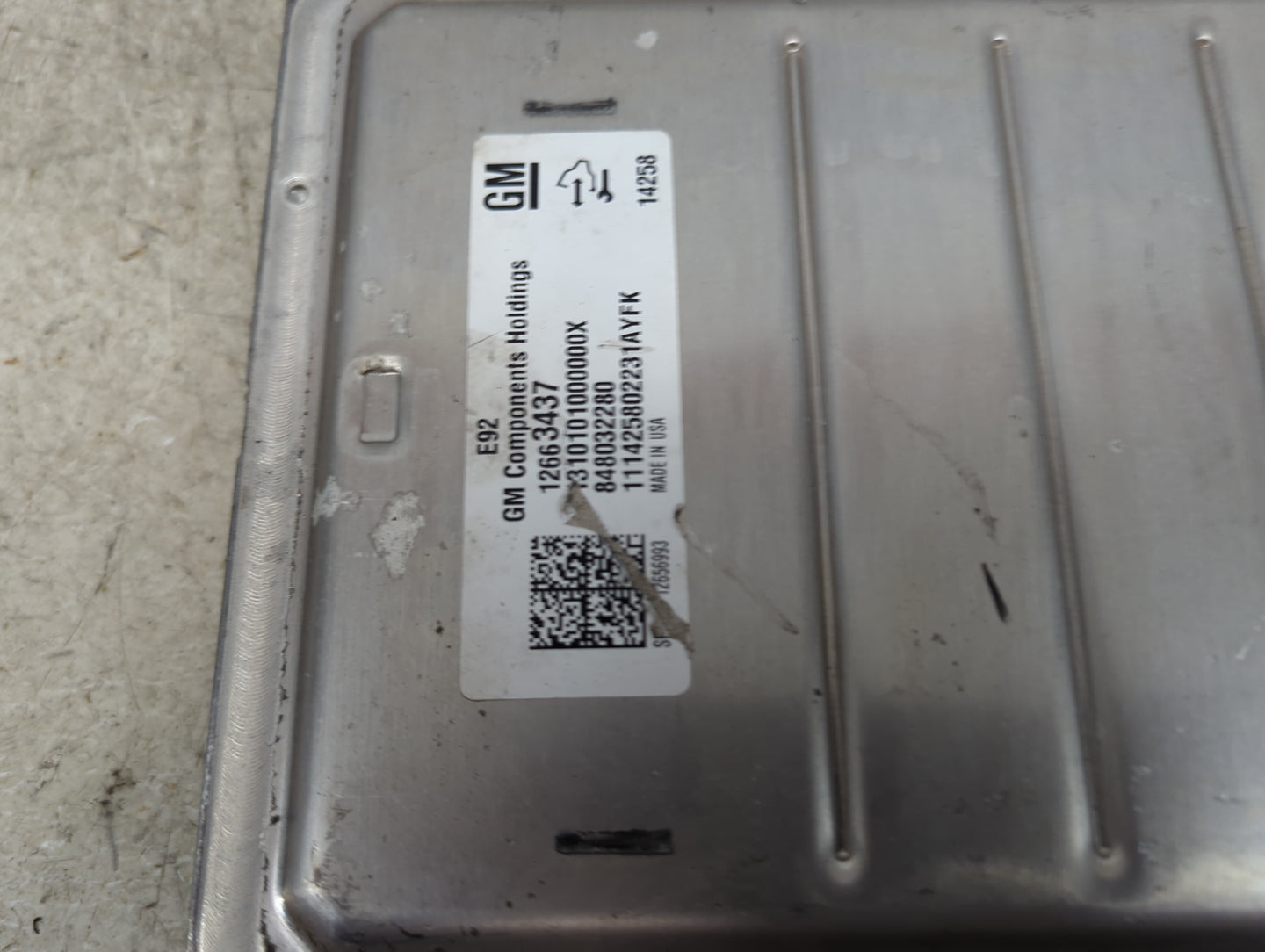 2015 Chevrolet Suburban 1500 PCM Engine Control Computer ECU ECM PCU OEM P/N:12663437 12659993 Fits Fits 2014 2016 OEM Used 