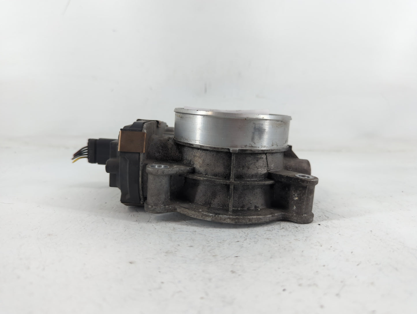 2015 Chevrolet Suburban 1500 Throttle Body P/N:12617792 Fits Fits 2014 2016 2017 2018 2019 2020 2021 2022 OEM Used Auto Part