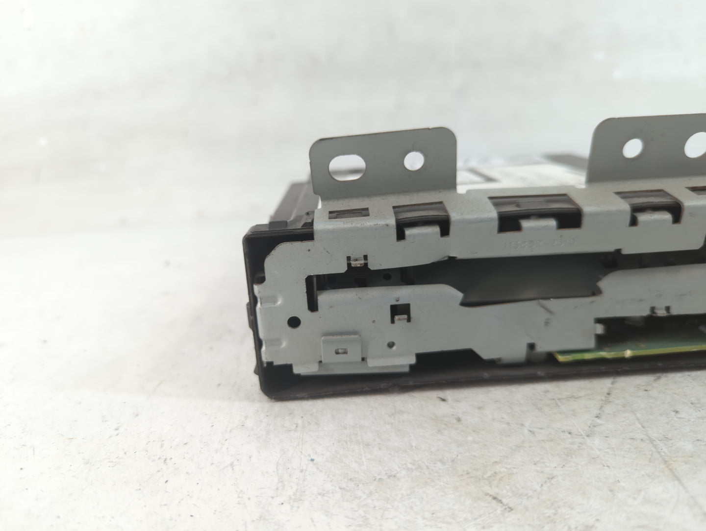 2015 Chevrolet Suburban 1500 Radio AM FM Cd Player Receiver Replacement P/N:13594480 Fits OEM Used Auto Parts - Oemusedautop