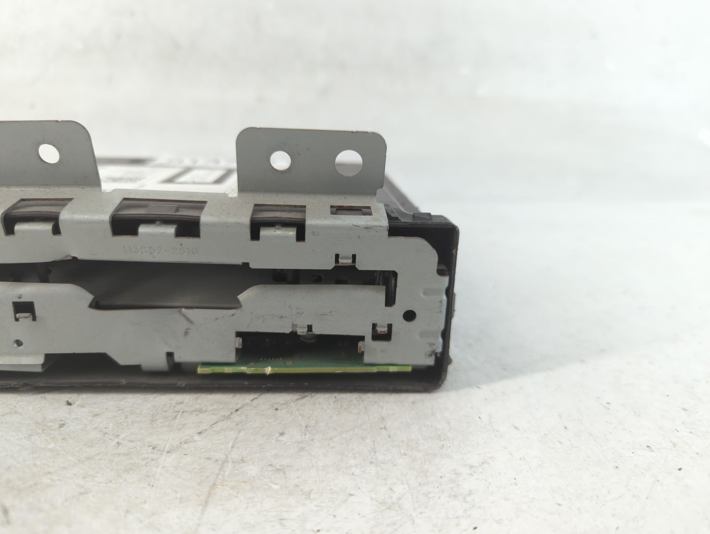 2015 Chevrolet Suburban 1500 Radio AM FM Cd Player Receiver Replacement P/N:13594480 Fits OEM Used Auto Parts - Oemusedautop