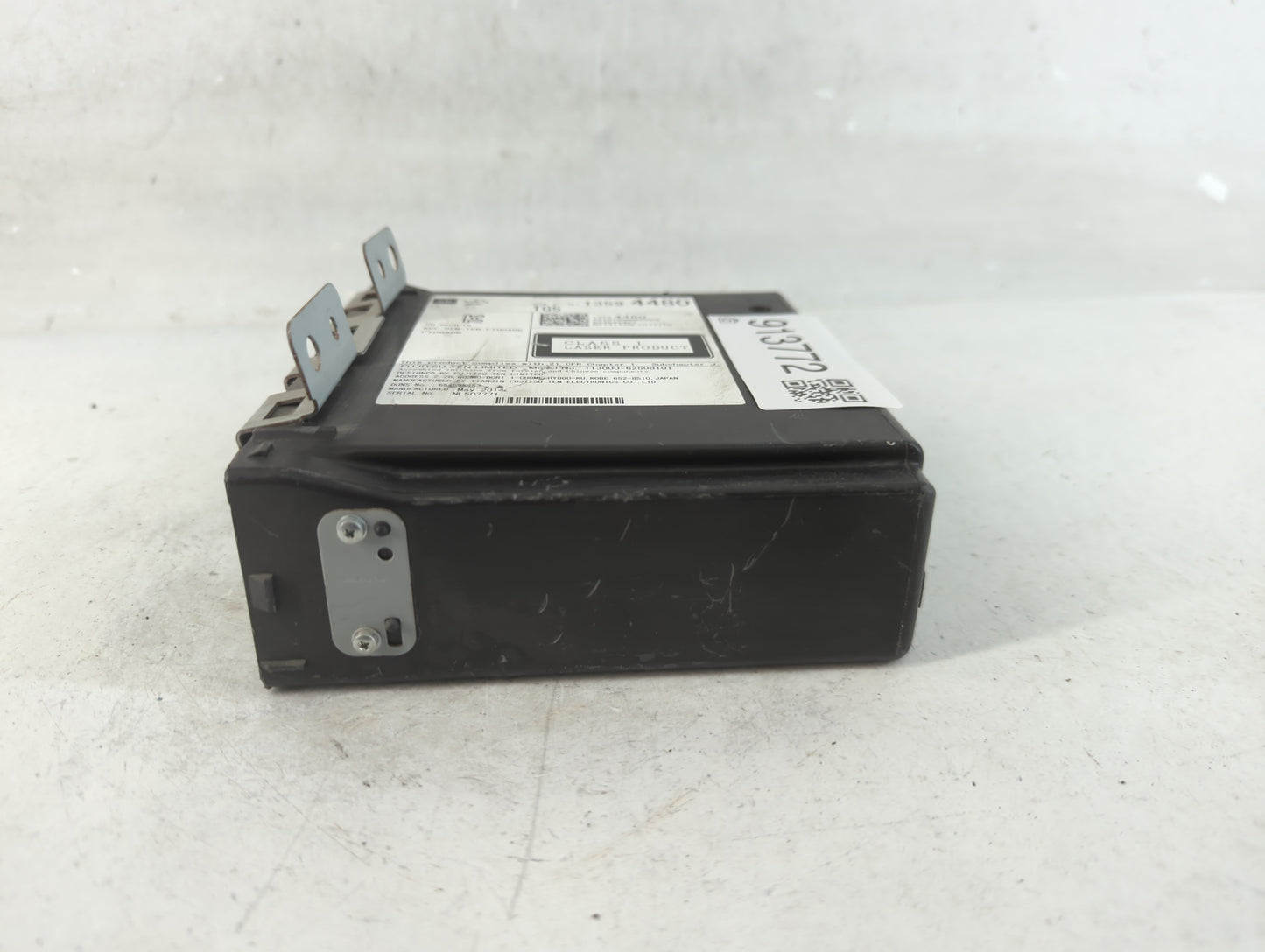 2015 Chevrolet Suburban 1500 Radio AM FM Cd Player Receiver Replacement P/N:13594480 Fits OEM Used Auto Parts - Oemusedautop