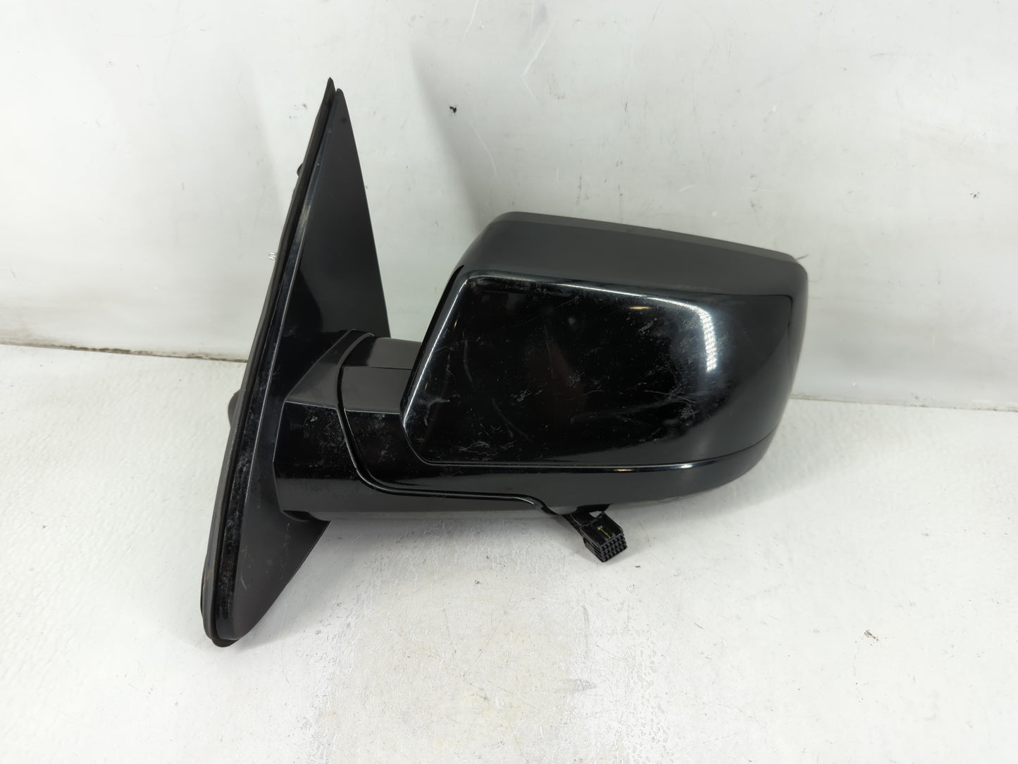 2015-2020 Chevrolet Tahoe Driver Side View Mirror - Left Door Mirror OEM Used - Oemusedautoparts1.com