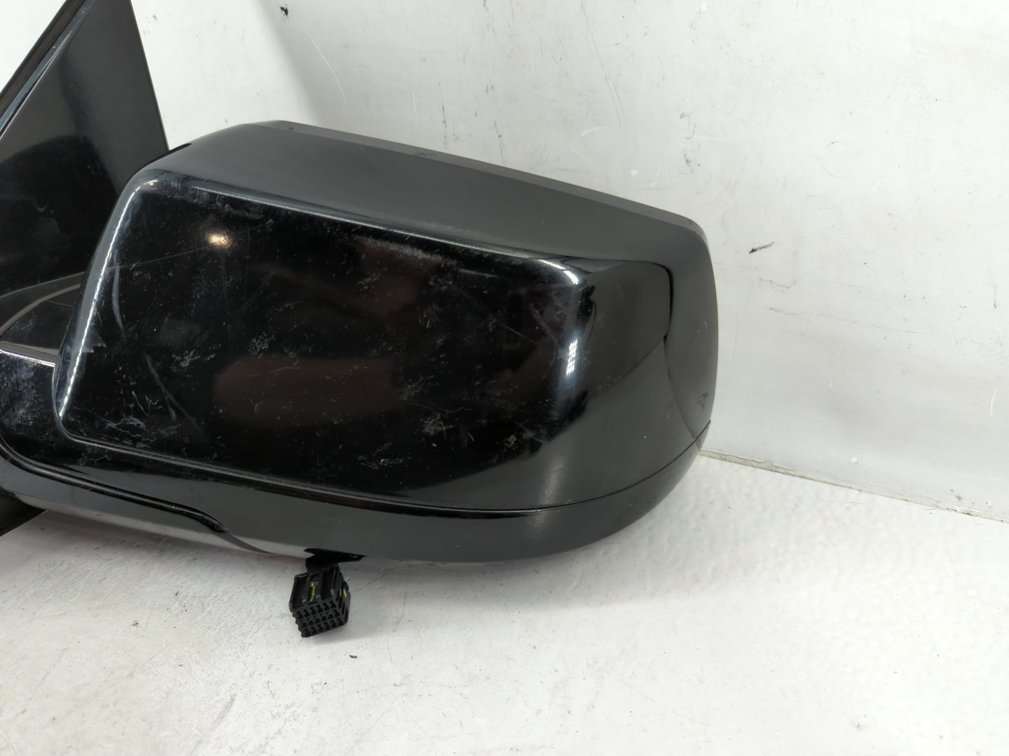 2015-2020 Chevrolet Tahoe Driver Side View Mirror - Left Door Mirror OEM Used - Oemusedautoparts1.com