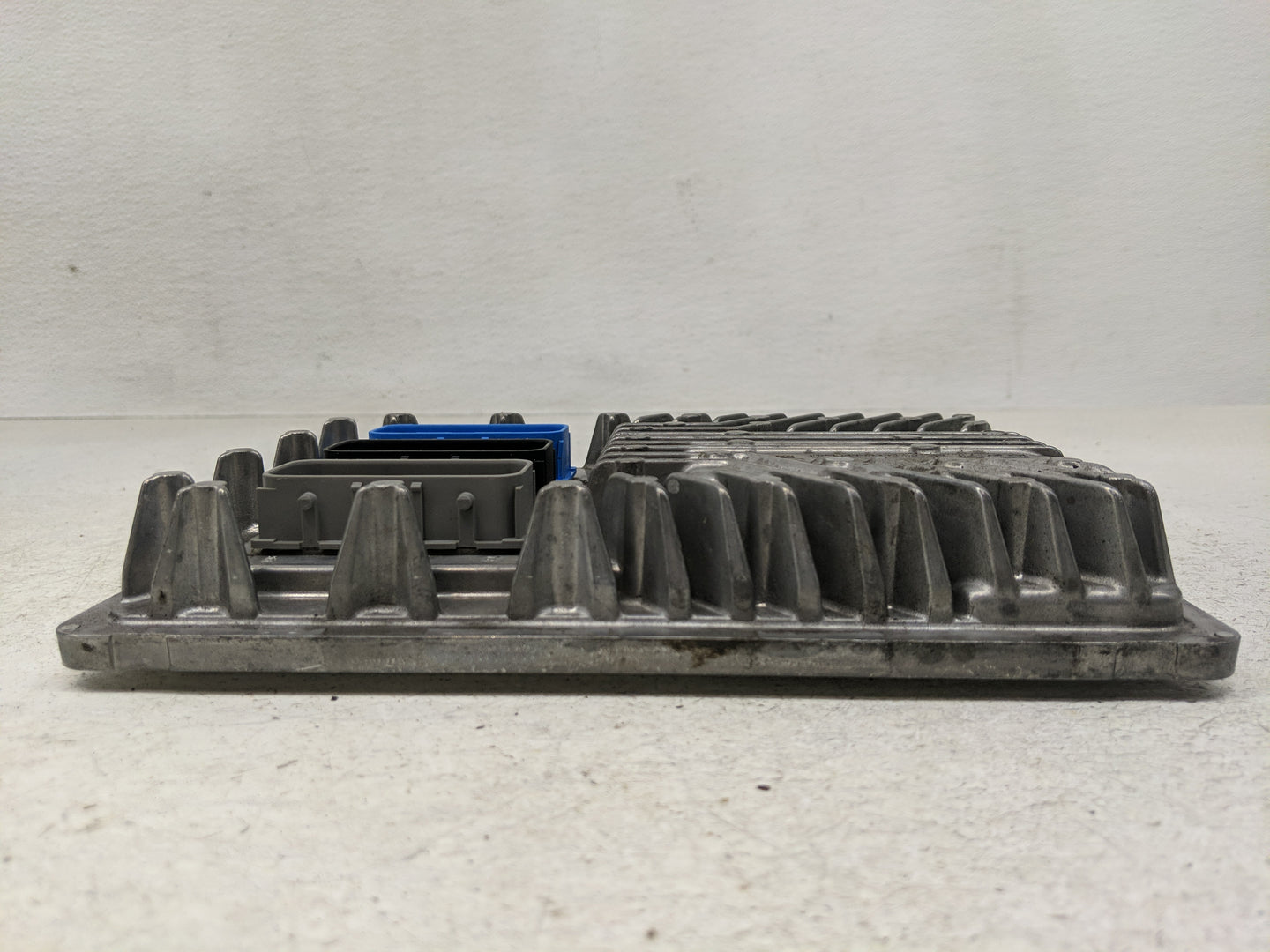 2015-2016 Chevrolet Tahoe PCM Engine Control Computer ECU ECM PCU OEM P/N:12663437 Fits Fits 2014 2015 2016 OEM Used Auto Pa