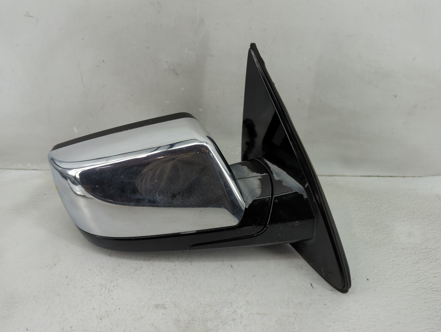 2015-2020 Chevrolet Tahoe Passenger Side View Mirror - Right Door Mirror OEM Used - Oemusedautoparts1.com