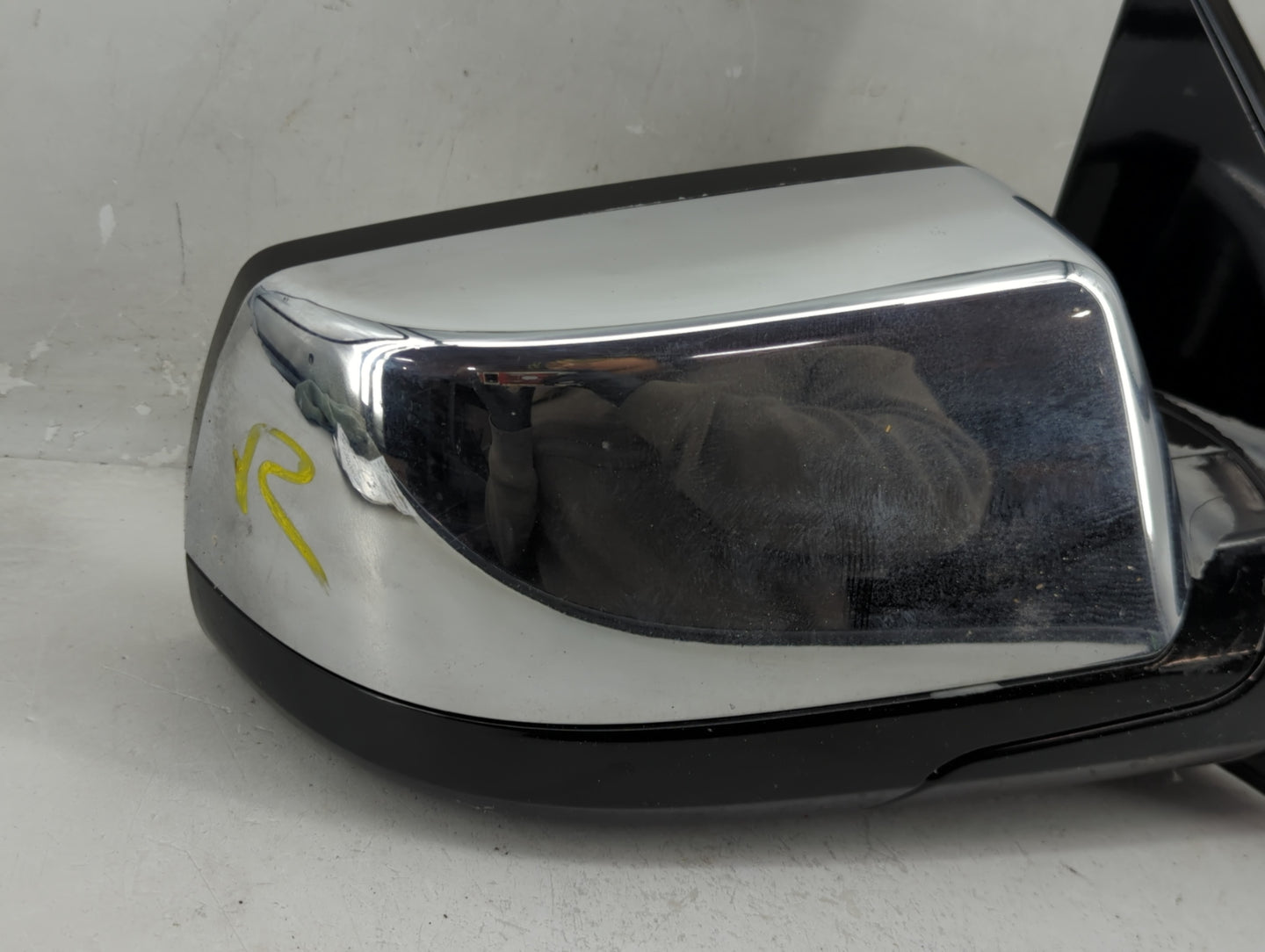 2015-2020 Chevrolet Tahoe Passenger Side View Mirror - Right Door Mirror OEM Used - Oemusedautoparts1.com