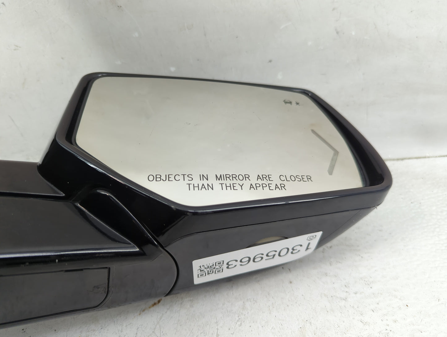 2015-2020 Chevrolet Tahoe Passenger Side View Mirror - Right Door Mirror OEM Used - Oemusedautoparts1.com