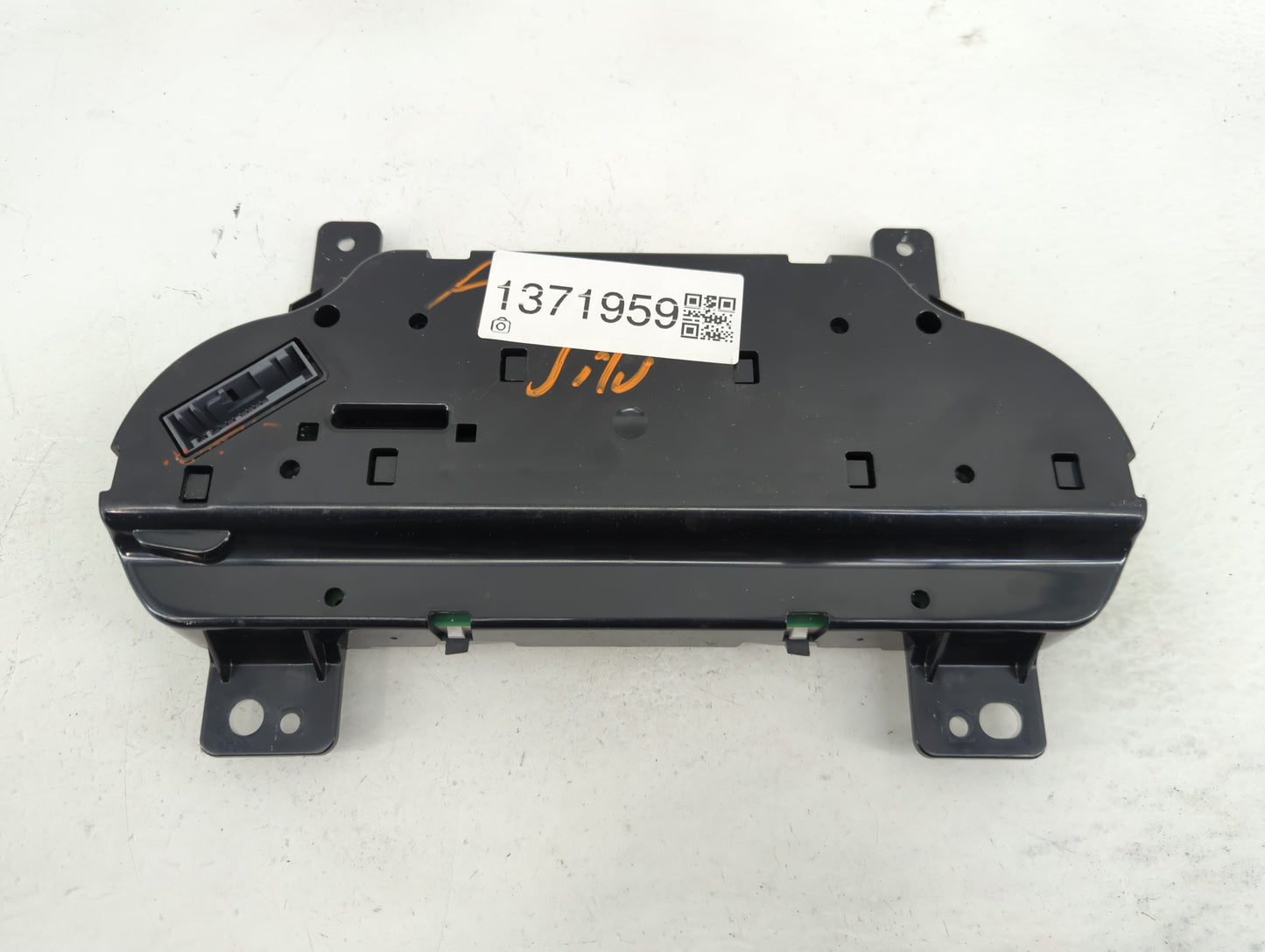 2015-2018 Chevrolet Tahoe Instrument Cluster Speedometer Gauges P/N:23259635 Fits Fits 2014 2015 2017 2018 2019 OEM Used Aut