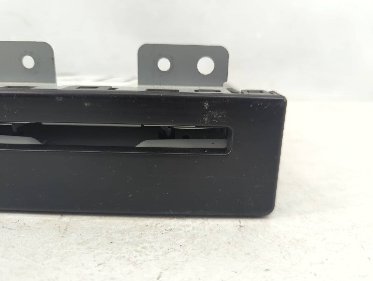 2015-2016 Chevrolet Tahoe Radio AM FM Cd Player Receiver Replacement P/N:13594480 Fits Fits 2015 2016 2017 2018 2019 2020 OE