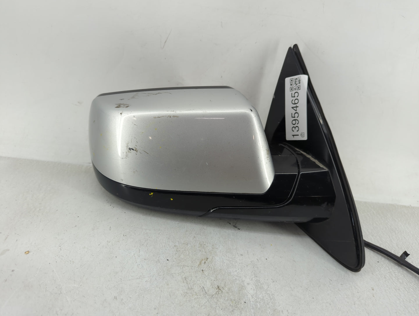 2015-2016 Chevrolet Tahoe Passenger Side View Mirror - Right Door Mirror OEM Used - Oemusedautoparts1.com