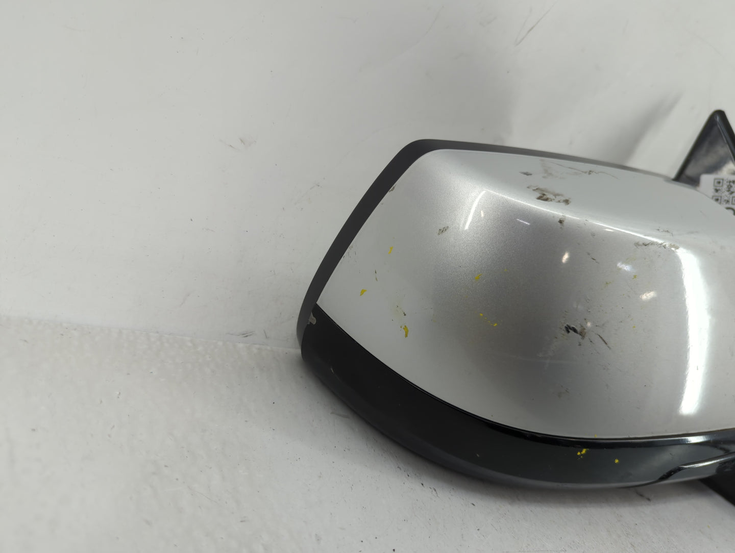 2015-2016 Chevrolet Tahoe Passenger Side View Mirror - Right Door Mirror OEM Used - Oemusedautoparts1.com