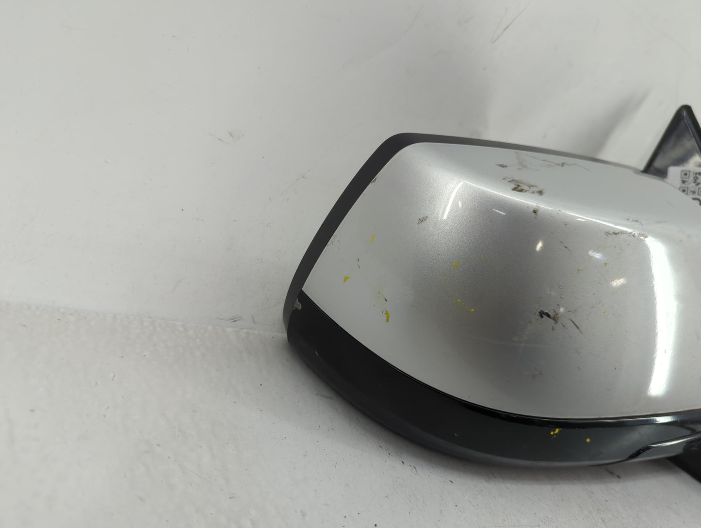 2015-2016 Chevrolet Tahoe Passenger Side View Mirror - Right Door Mirror OEM Used - Oemusedautoparts1.com