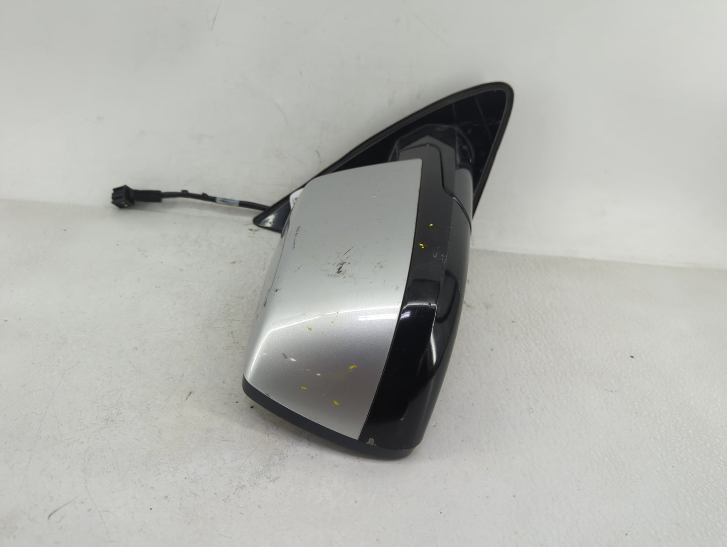 2015-2016 Chevrolet Tahoe Passenger Side View Mirror - Right Door Mirror OEM Used - Oemusedautoparts1.com