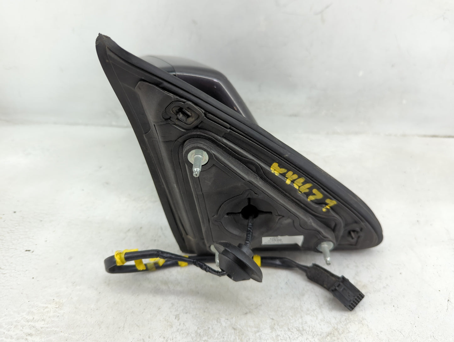 2015-2020 Chevrolet Tahoe Driver Side View Mirror - Left Door Mirror OEM Used - Oemusedautoparts1.com