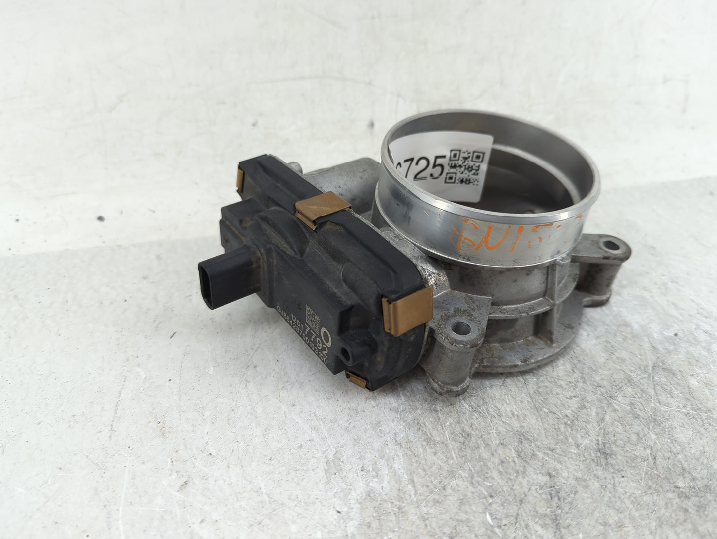 2015-2022 Chevrolet Tahoe Throttle Body P/N:12617792 Fits Fits 2014 2015 2016 2017 2018 2019 2020 2021 2022 OEM Used Auto Pa