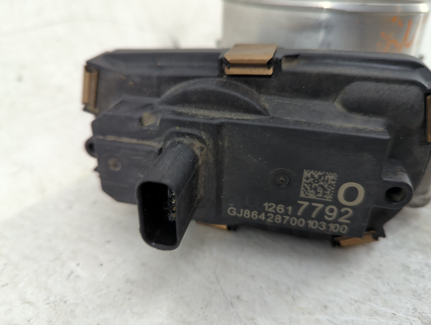 2015-2022 Chevrolet Tahoe Throttle Body P/N:12617792 Fits Fits 2014 2015 2016 2017 2018 2019 2020 2021 2022 OEM Used Auto Pa