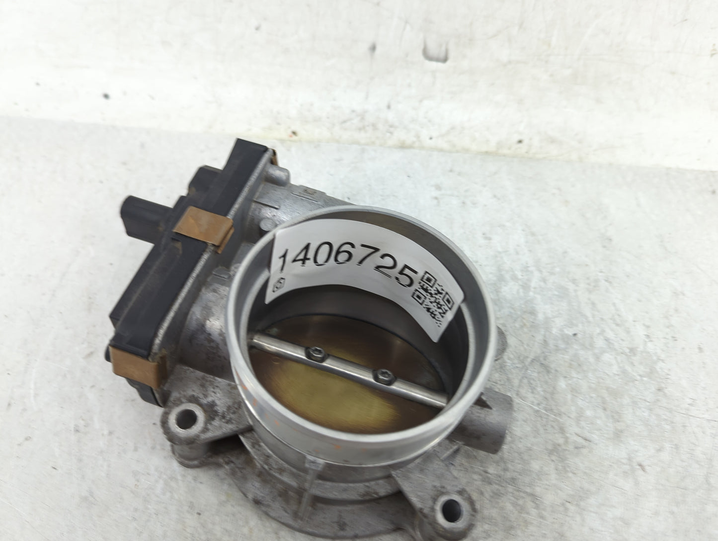 2015-2022 Chevrolet Tahoe Throttle Body P/N:12617792 Fits Fits 2014 2015 2016 2017 2018 2019 2020 2021 2022 OEM Used Auto Pa
