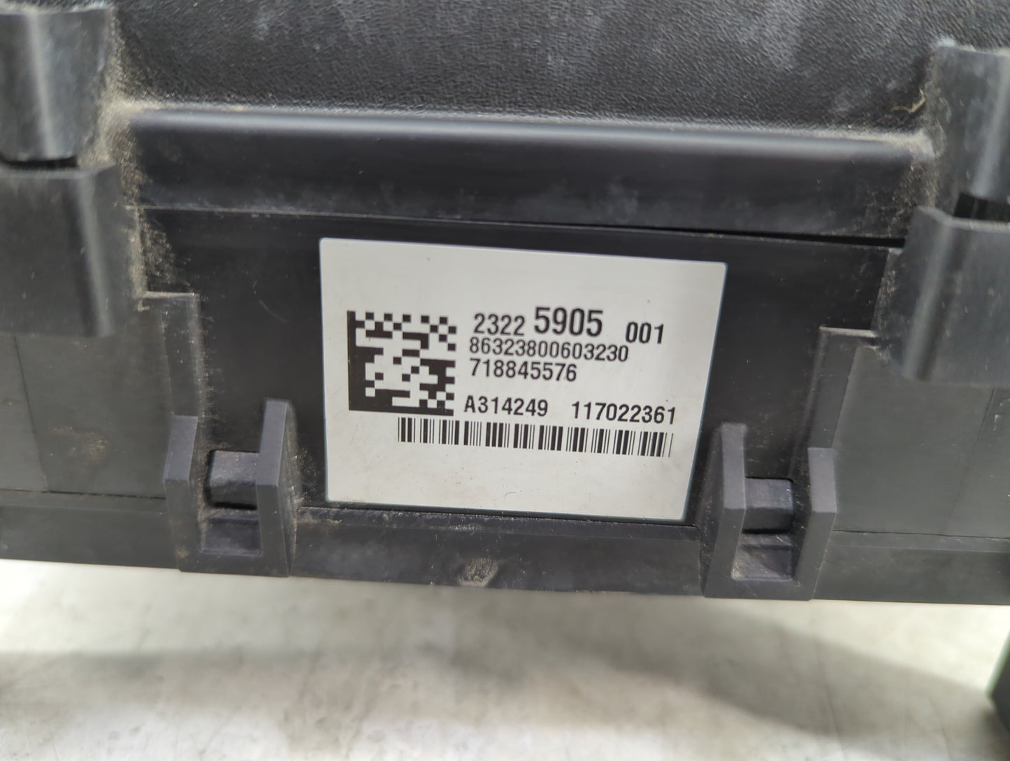 2015-2020 Chevrolet Tahoe Fusebox Fuse Box Panel Relay Module P/N:718845576 23225905 Fits Fits 2015 2016 2017 2018 2019 2020