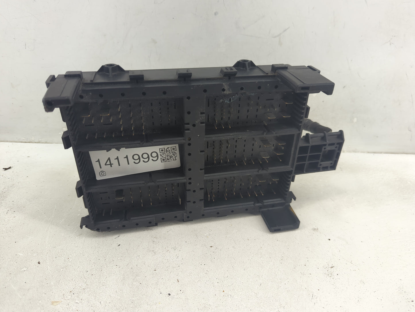 2015-2020 Chevrolet Tahoe Fusebox Fuse Box Panel Relay Module P/N:23418066 Fits Fits 2015 2016 2017 2018 2019 2020 OEM Used 