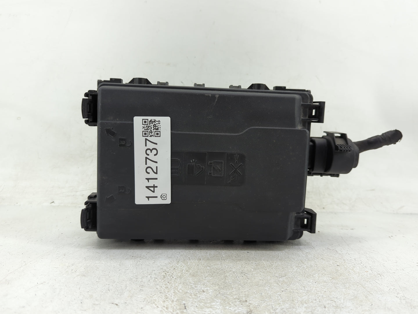 2015-2020 Chevrolet Tahoe Fusebox Fuse Box Panel Relay Module P/N:23227061 718845576 Fits Fits 2015 2016 2017 2018 2019 2020