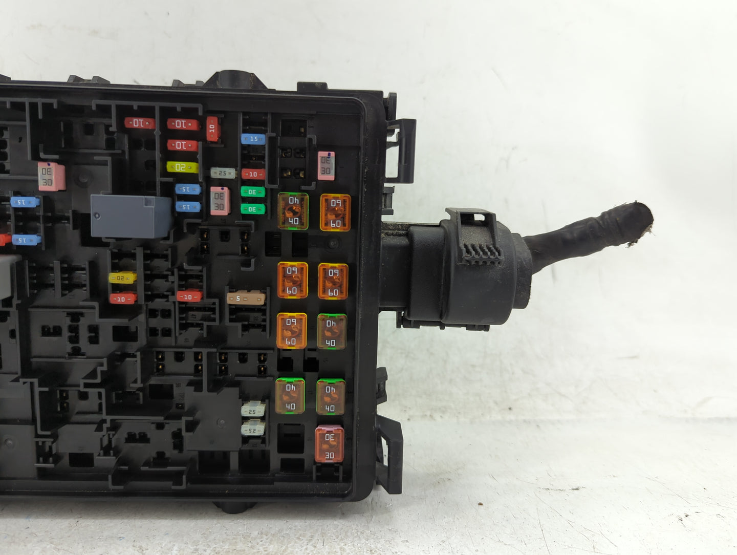 2015-2020 Chevrolet Tahoe Fusebox Fuse Box Panel Relay Module P/N:23227061 718845576 Fits Fits 2015 2016 2017 2018 2019 2020