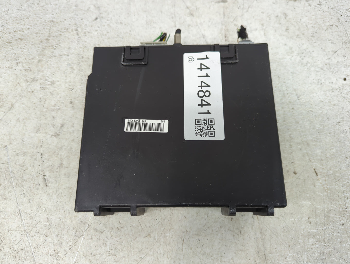 2015 Chevrolet Tahoe Radio AM FM Cd Player Receiver Replacement P/N:13592804 Fits Fits 2013 2014 OEM Used Auto Parts - Oemus