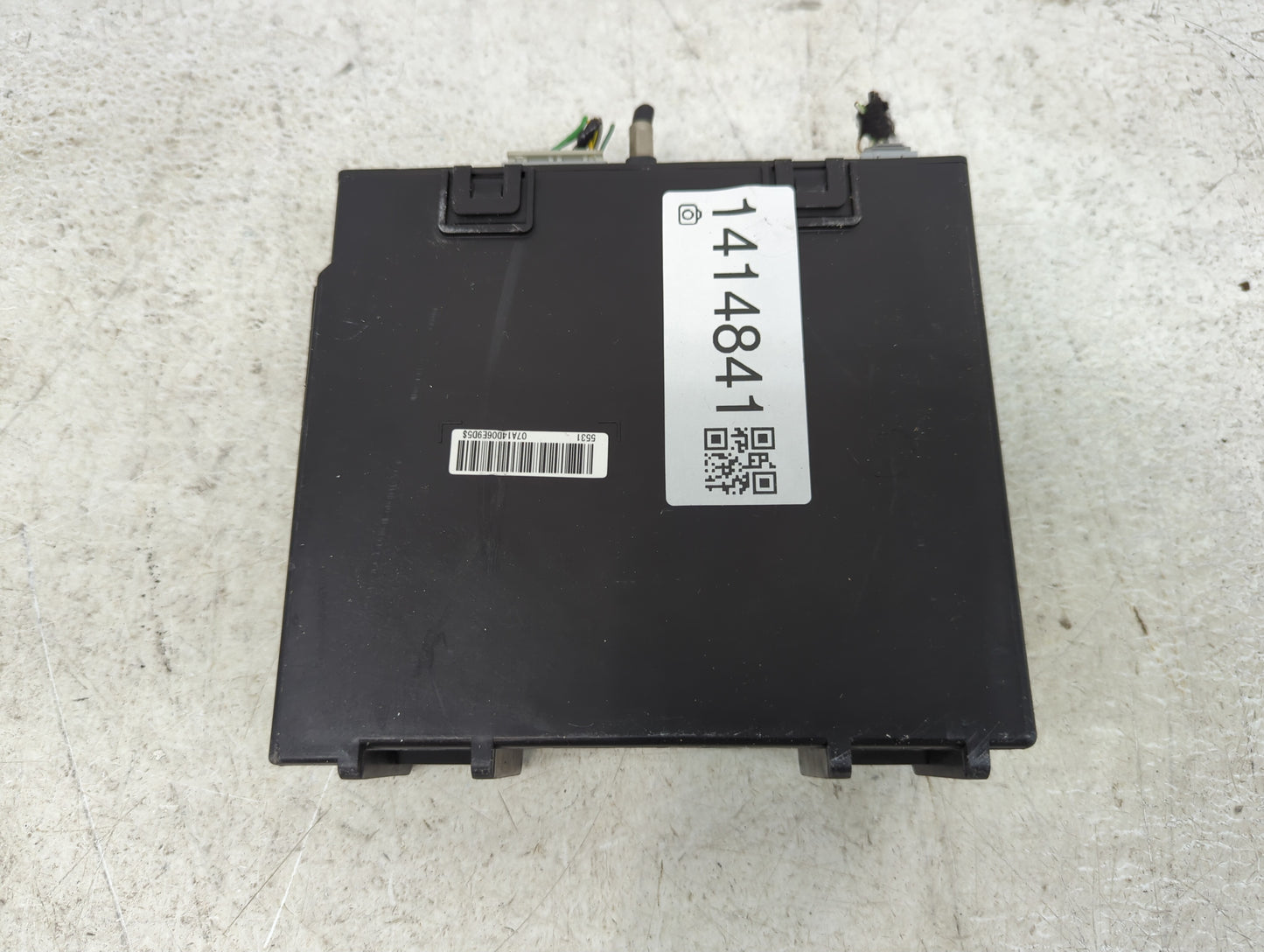 2015 Chevrolet Tahoe Radio AM FM Cd Player Receiver Replacement P/N:13592804 Fits Fits 2013 2014 OEM Used Auto Parts - Oemus