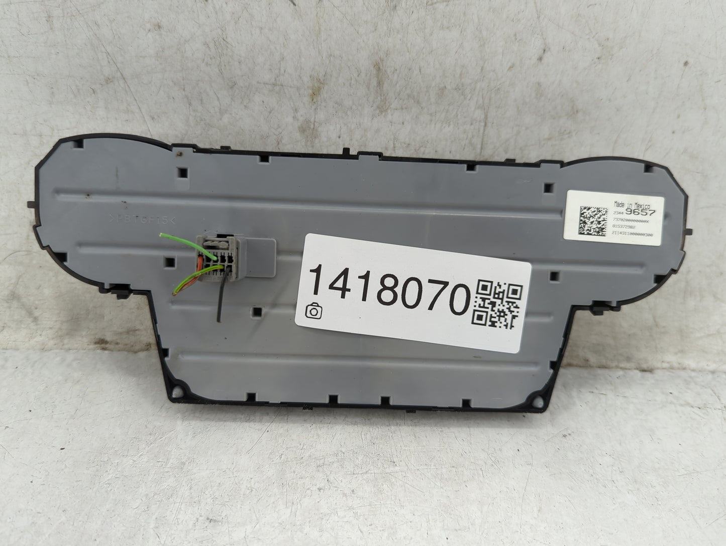 2017-2020 Chevrolet Tahoe Climate Control Module Temperature AC/Heater Replacement P/N:815372982 23449657 Fits OEM Used Auto