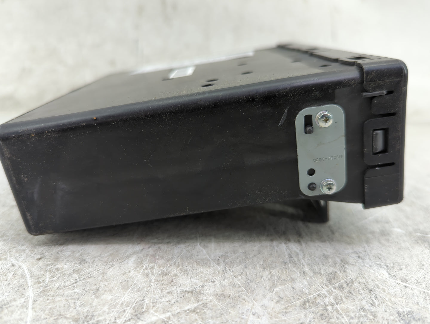 2015-2015 Chevrolet Tahoe Radio Cd Changer - Oemusedautoparts1.com