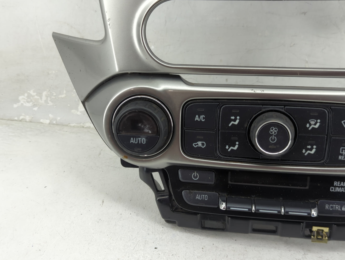2015-2017 Chevrolet Tahoe Climate Control Module Temperature AC/Heater Replacement P/N:23449657 7370200000000X Fits OEM Used
