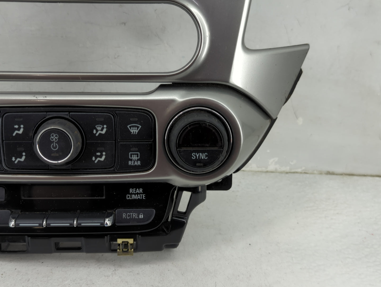 2015-2017 Chevrolet Tahoe Climate Control Module Temperature AC/Heater Replacement P/N:23449657 7370200000000X Fits OEM Used