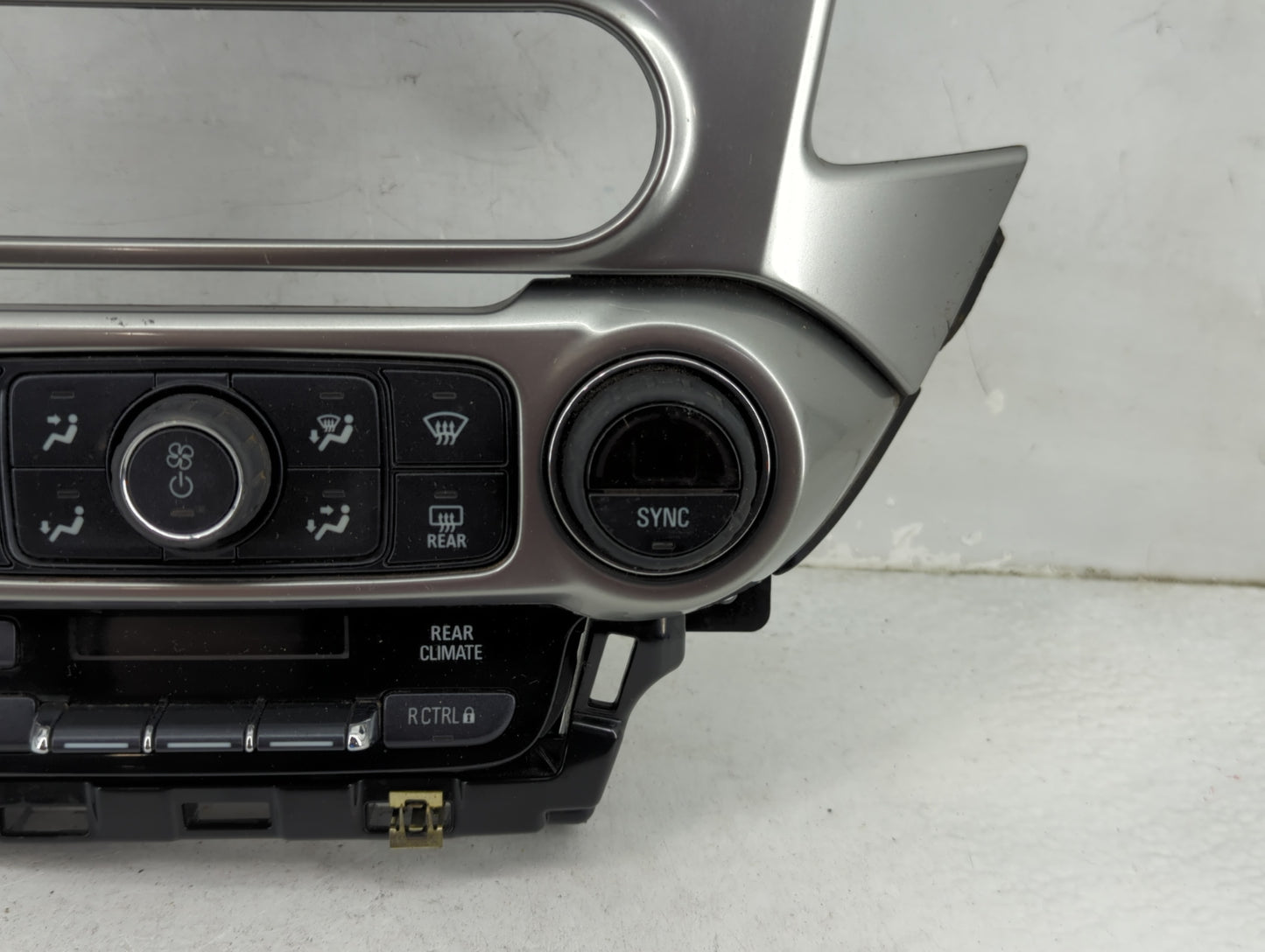 2015-2017 Chevrolet Tahoe Climate Control Module Temperature AC/Heater Replacement P/N:23449657 7370200000000X Fits OEM Used