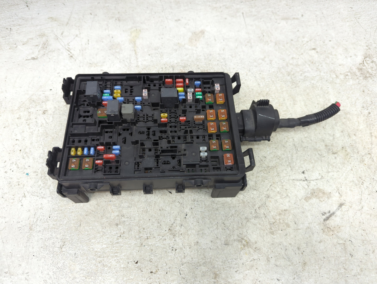 2015-2020 Chevrolet Tahoe Fusebox Fuse Box Panel Relay Module P/N:23225905 86323800603230 Fits Fits 2015 2016 2017 2018 2019
