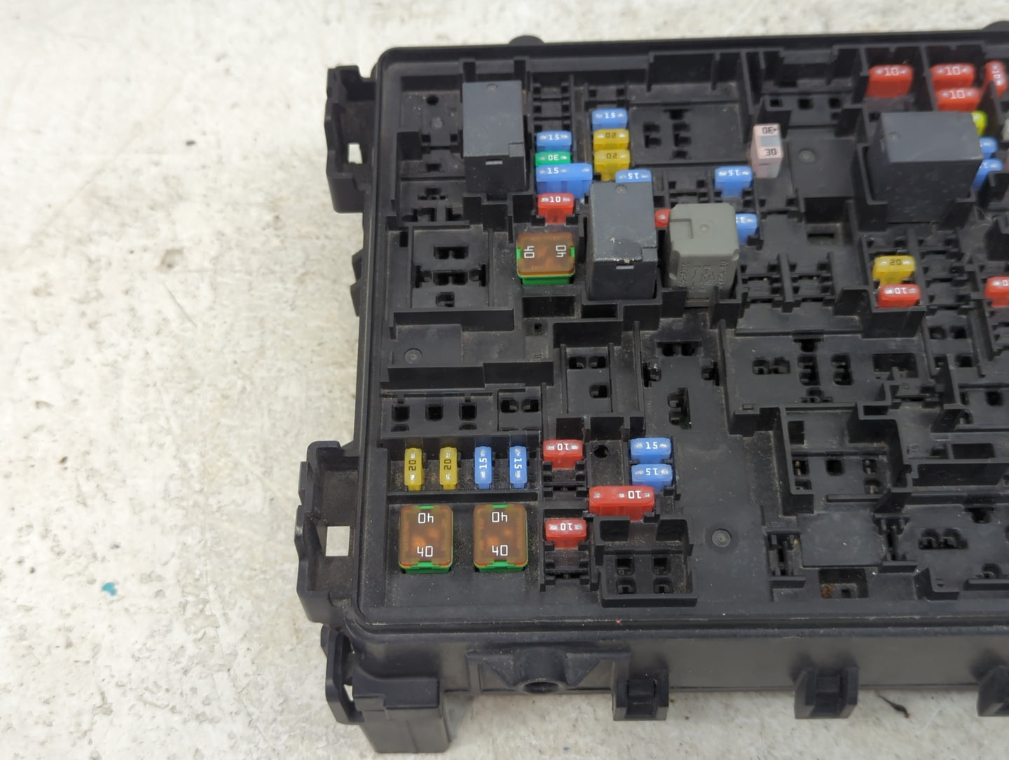 2015-2020 Chevrolet Tahoe Fusebox Fuse Box Panel Relay Module P/N:23225905 86323800603230 Fits Fits 2015 2016 2017 2018 2019
