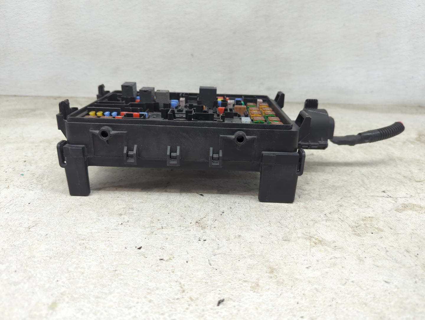 2015-2020 Chevrolet Tahoe Fusebox Fuse Box Panel Relay Module P/N:23225905 86323800603230 Fits Fits 2015 2016 2017 2018 2019