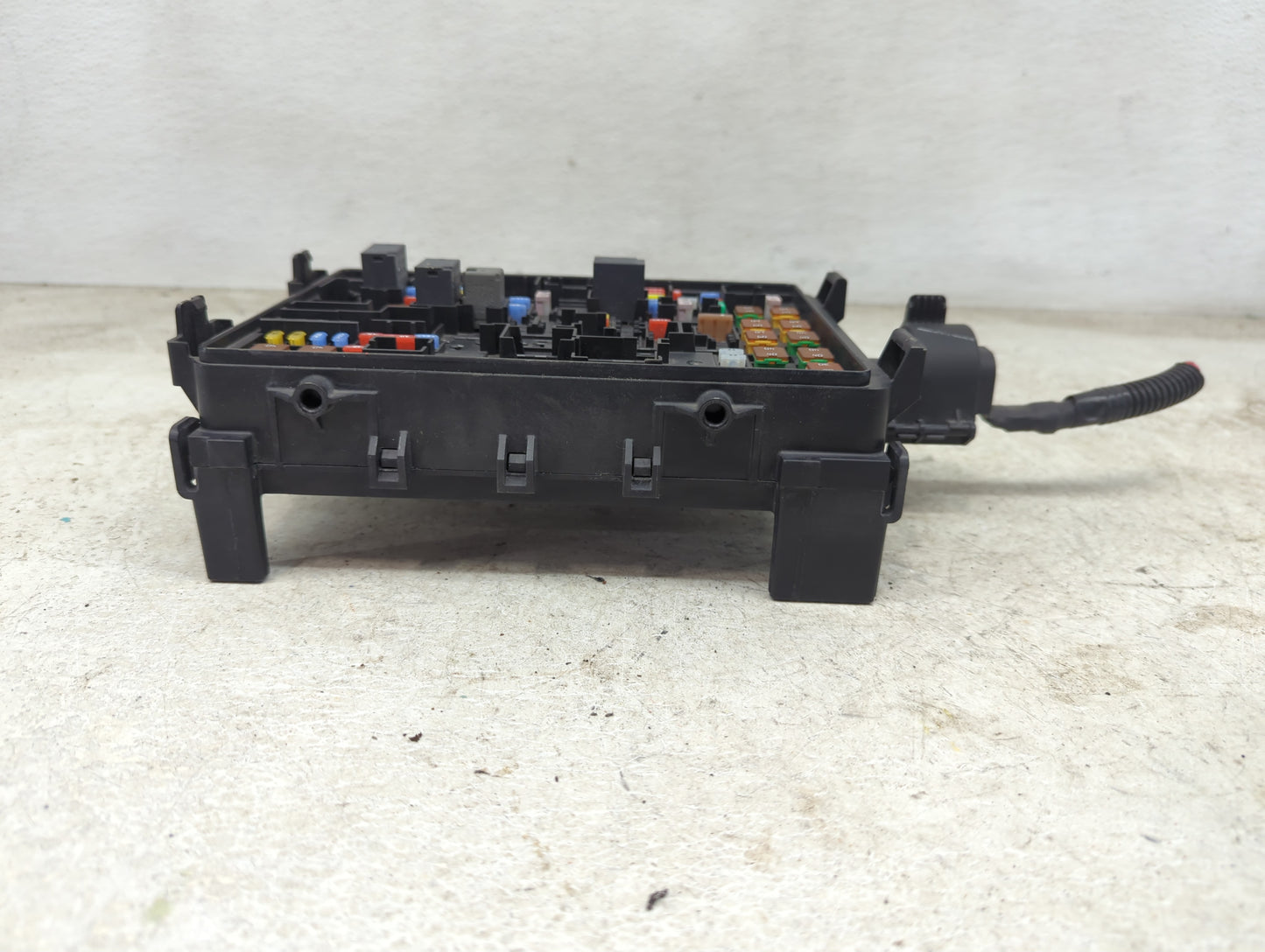 2015-2020 Chevrolet Tahoe Fusebox Fuse Box Panel Relay Module P/N:23225905 86323800603230 Fits Fits 2015 2016 2017 2018 2019