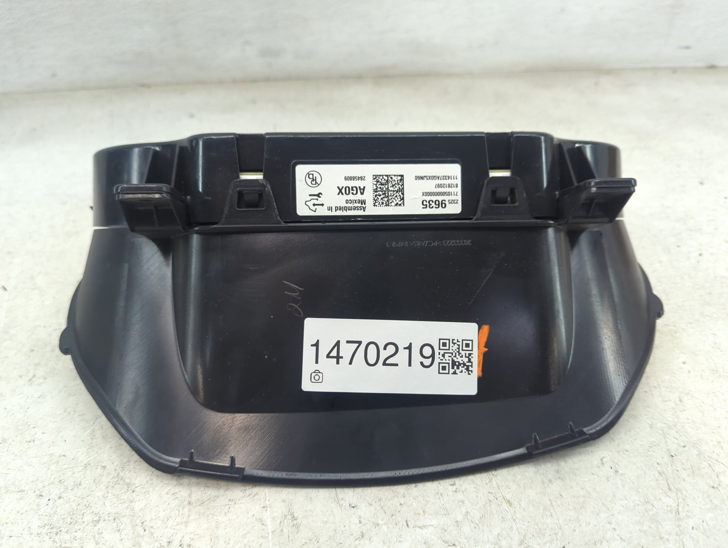 2015 Chevrolet Tahoe Instrument Cluster Speedometer Gauges P/N:23459635 84258809, 81281209, 1114337AG0X5JN60 Miles:113K Fits