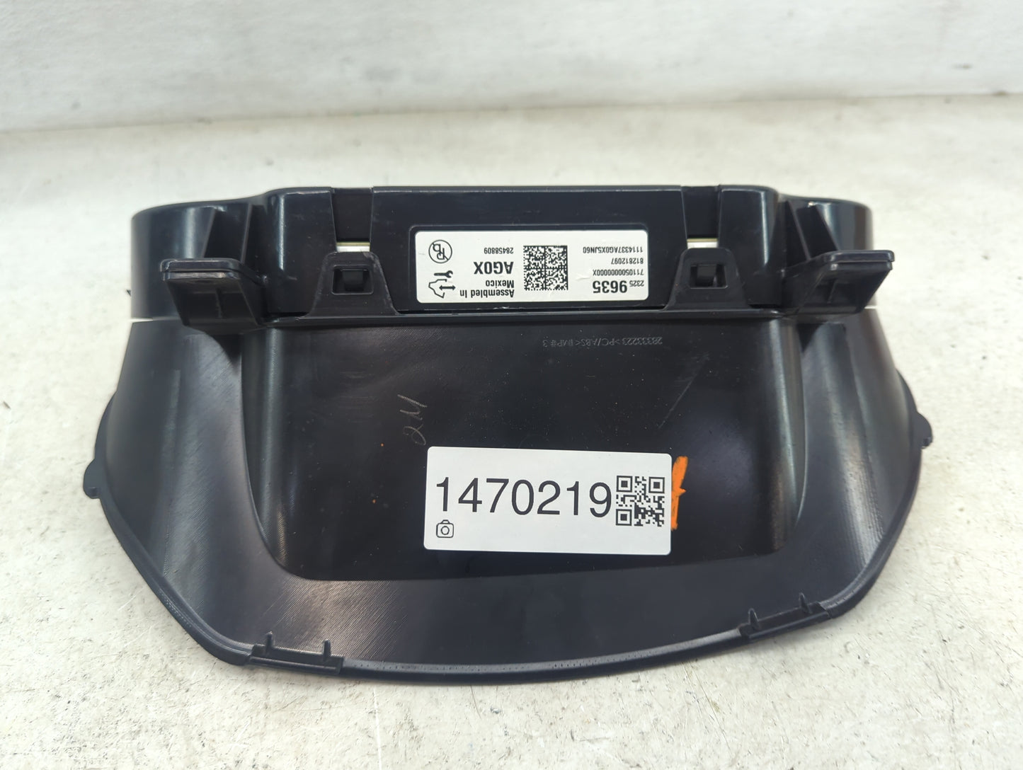 2015 Chevrolet Tahoe Instrument Cluster Speedometer Gauges P/N:23459635 84258809, 81281209, 1114337AG0X5JN60 Miles:113K Fits