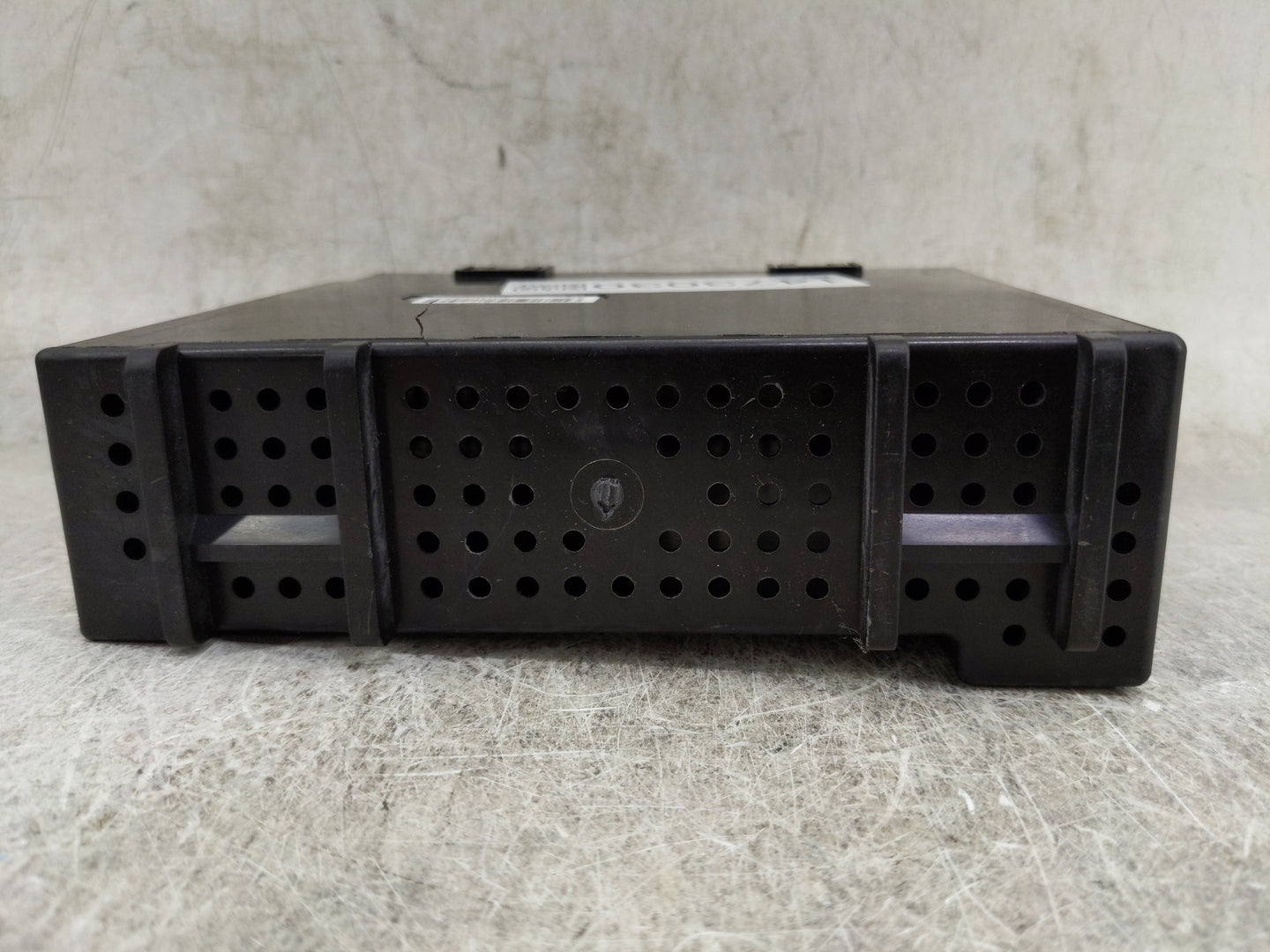 2015 Chevrolet Tahoe Radio AM FM Cd Player Receiver Replacement P/N:13598655 111000-5640E101, 23105453 Fits OEM Used Auto Pa