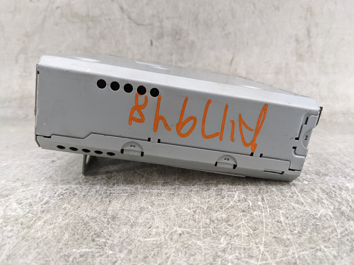 2015 Chevrolet Tahoe Radio AM FM Cd Player Receiver Replacement P/N:23487132 BD-1GW5K2X-D, 421304423 Fits OEM Used Auto Part