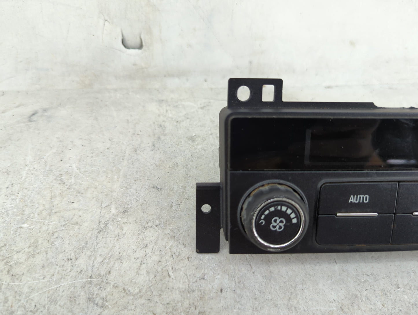 2015-2020 Chevrolet Tahoe Climate Control Module Temperature AC/Heater Replacement Fits OEM Used Auto Parts - Oemusedautopar