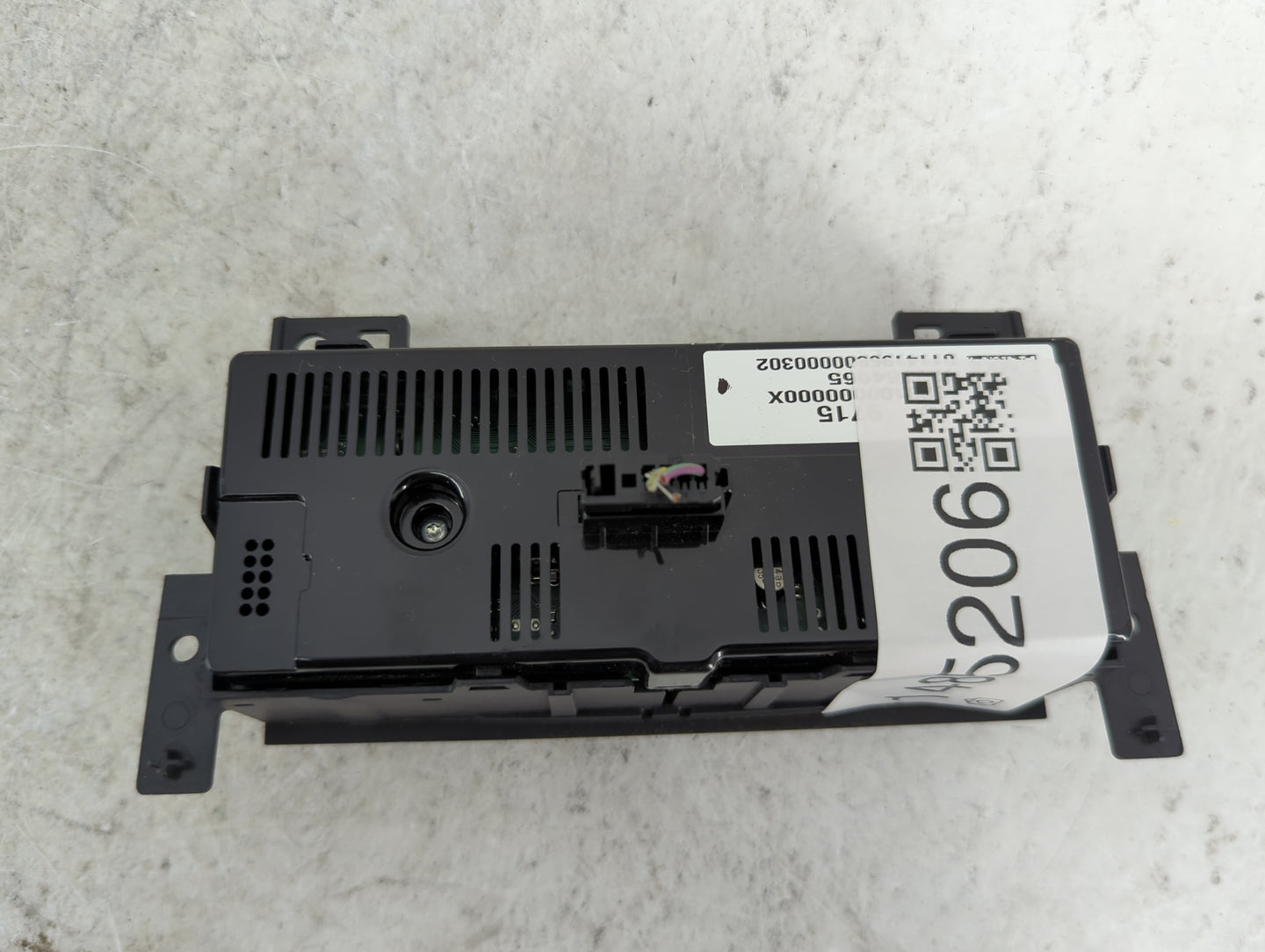 2015-2020 Chevrolet Tahoe Climate Control Module Temperature AC/Heater Replacement Fits OEM Used Auto Parts - Oemusedautopar