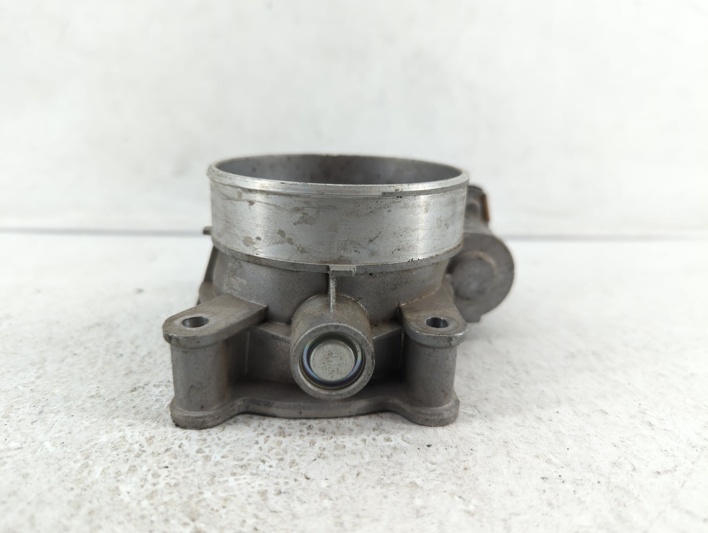2015-2018 Chevrolet Tahoe Throttle Body P/N:12617792 12678224 Fits Fits 2014 2015 2016 2017 2018 2019 OEM Used Auto Parts - 