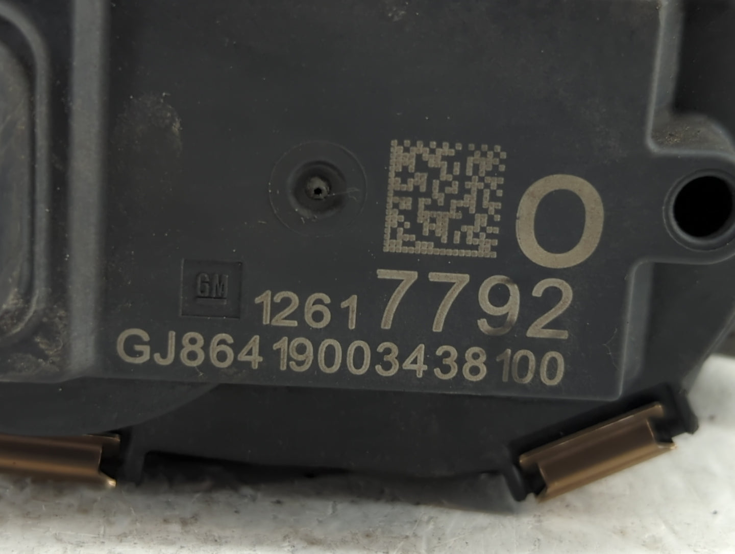 2015-2018 Chevrolet Tahoe Throttle Body P/N:12617792 12678224 Fits Fits 2014 2015 2016 2017 2018 2019 OEM Used Auto Parts - 