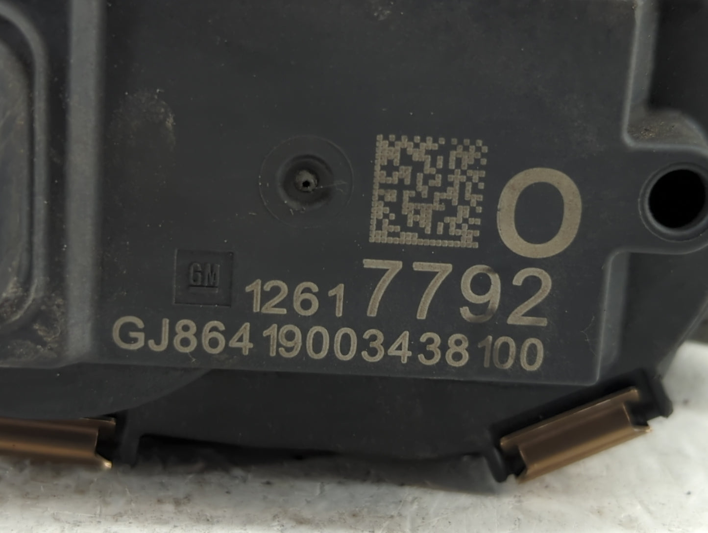 2015-2018 Chevrolet Tahoe Throttle Body P/N:12617792 12678224 Fits Fits 2014 2015 2016 2017 2018 2019 OEM Used Auto Parts - 