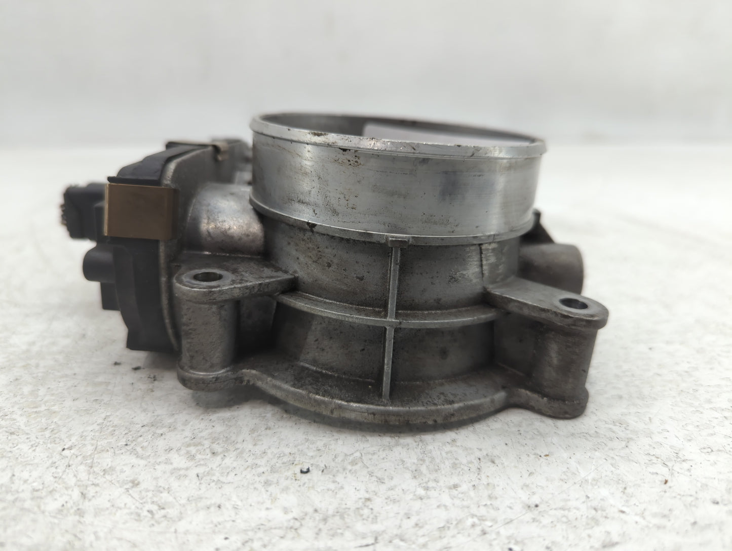 2015-2022 Chevrolet Tahoe Throttle Body P/N:12617792 Fits Fits 2014 2015 2016 2017 2018 2019 2020 2021 2022 OEM Used Auto Pa