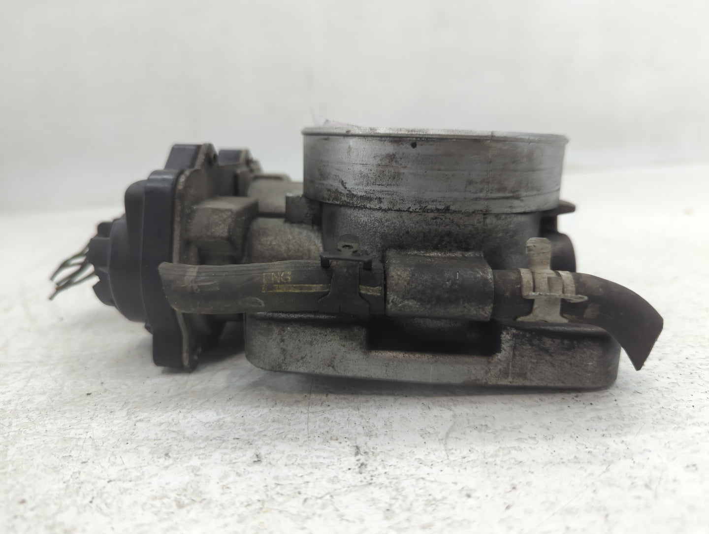 2015-2022 Chevrolet Tahoe Throttle Body P/N:161272 Fits Fits 2014 2015 2016 2017 2018 2019 2020 2021 2022 OEM Used Auto Part