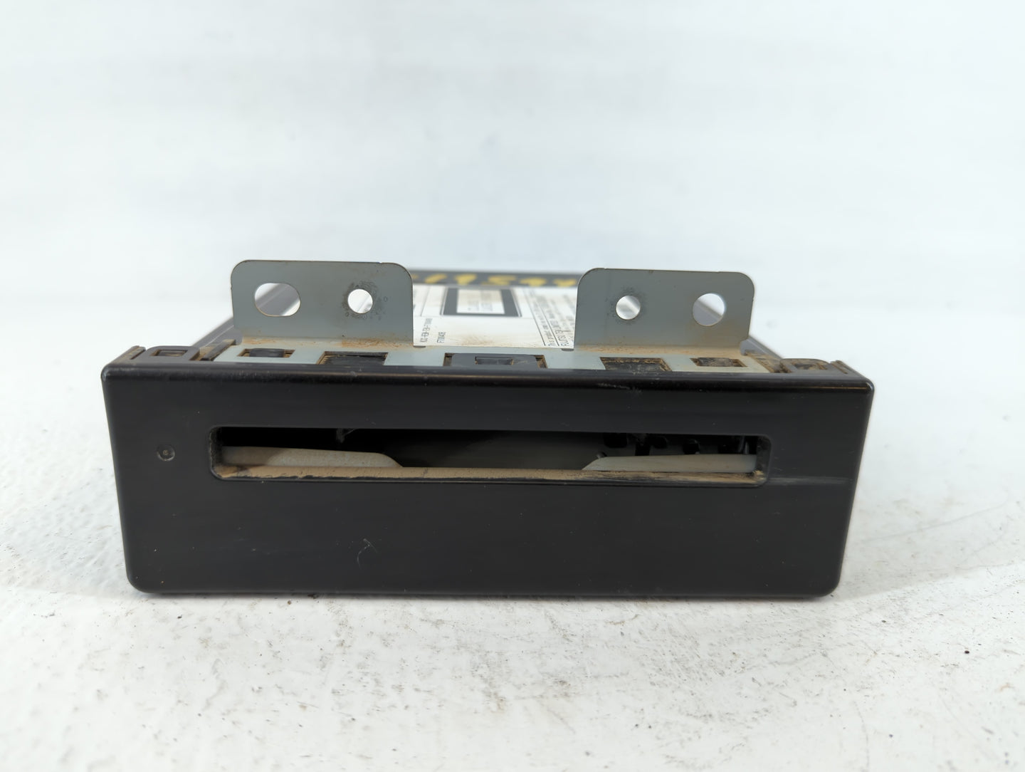 2015-2016 Chevrolet Tahoe Am Fm Cd Player Radio Receiver - Oemusedautoparts1.com