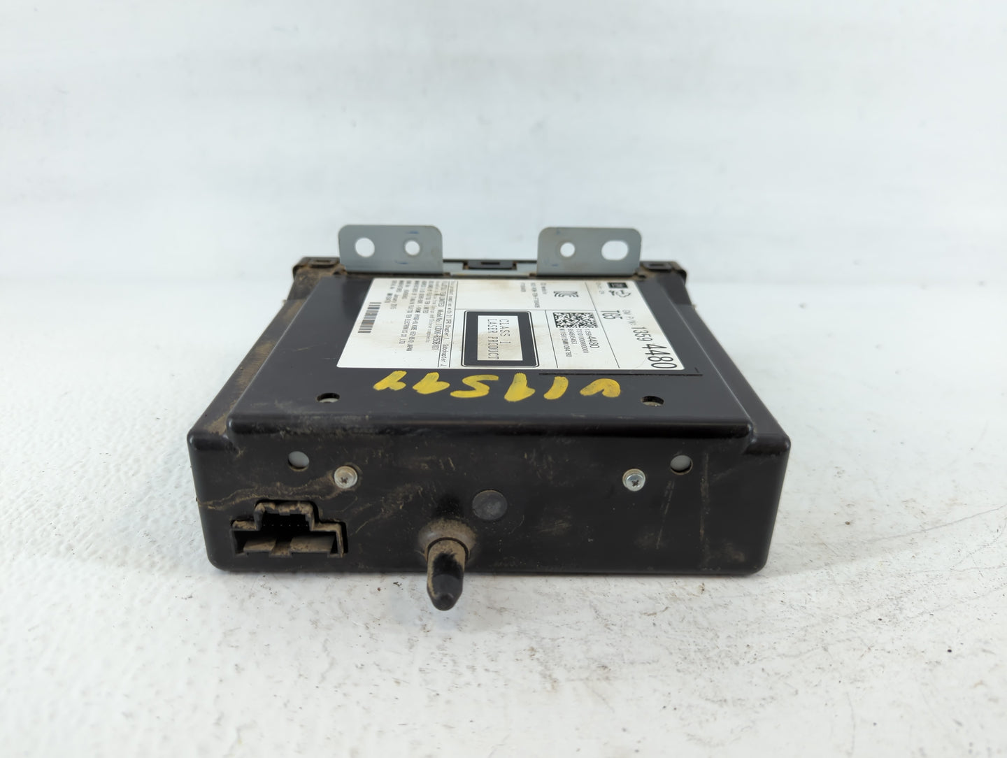 2015-2016 Chevrolet Tahoe Am Fm Cd Player Radio Receiver - Oemusedautoparts1.com