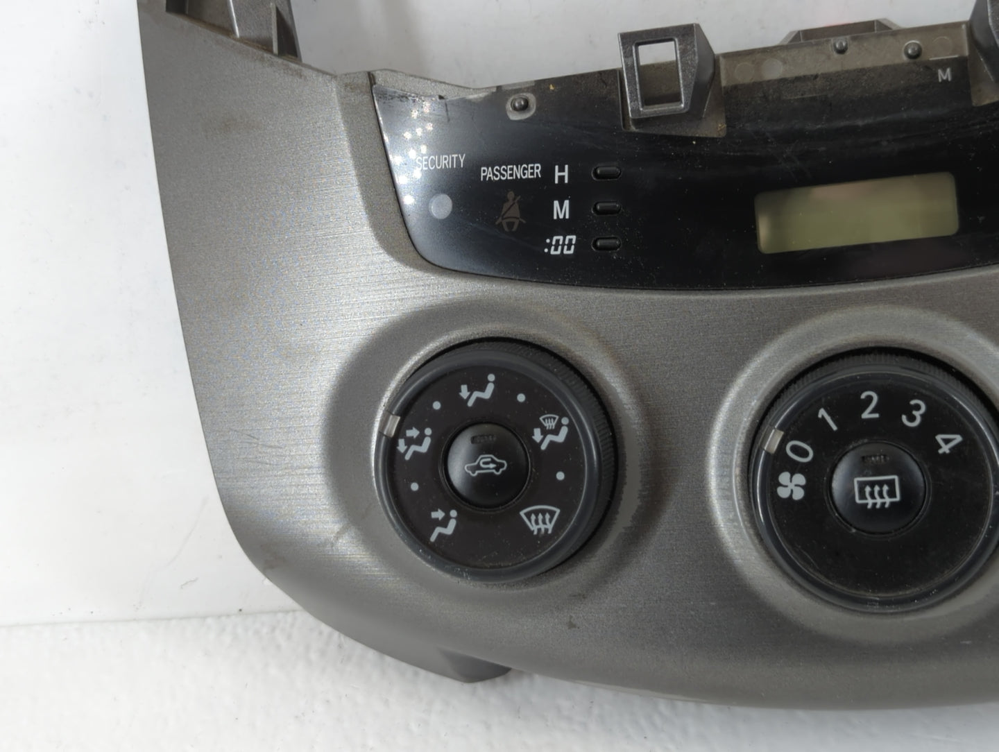 2015-2020 Chevrolet Tahoe Climate Control Module Temperature AC/Heater Replacement P/N:75D743 Fits OEM Used Auto Parts - Oem